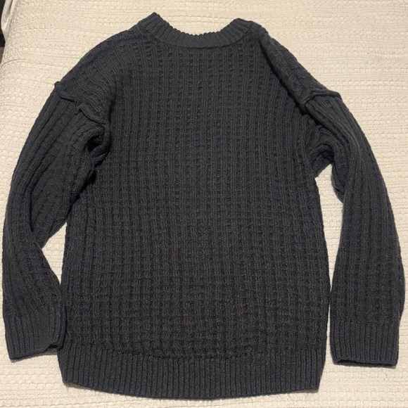 SO Textured Crew Neck Sweater. M - Picture 3 of 4
